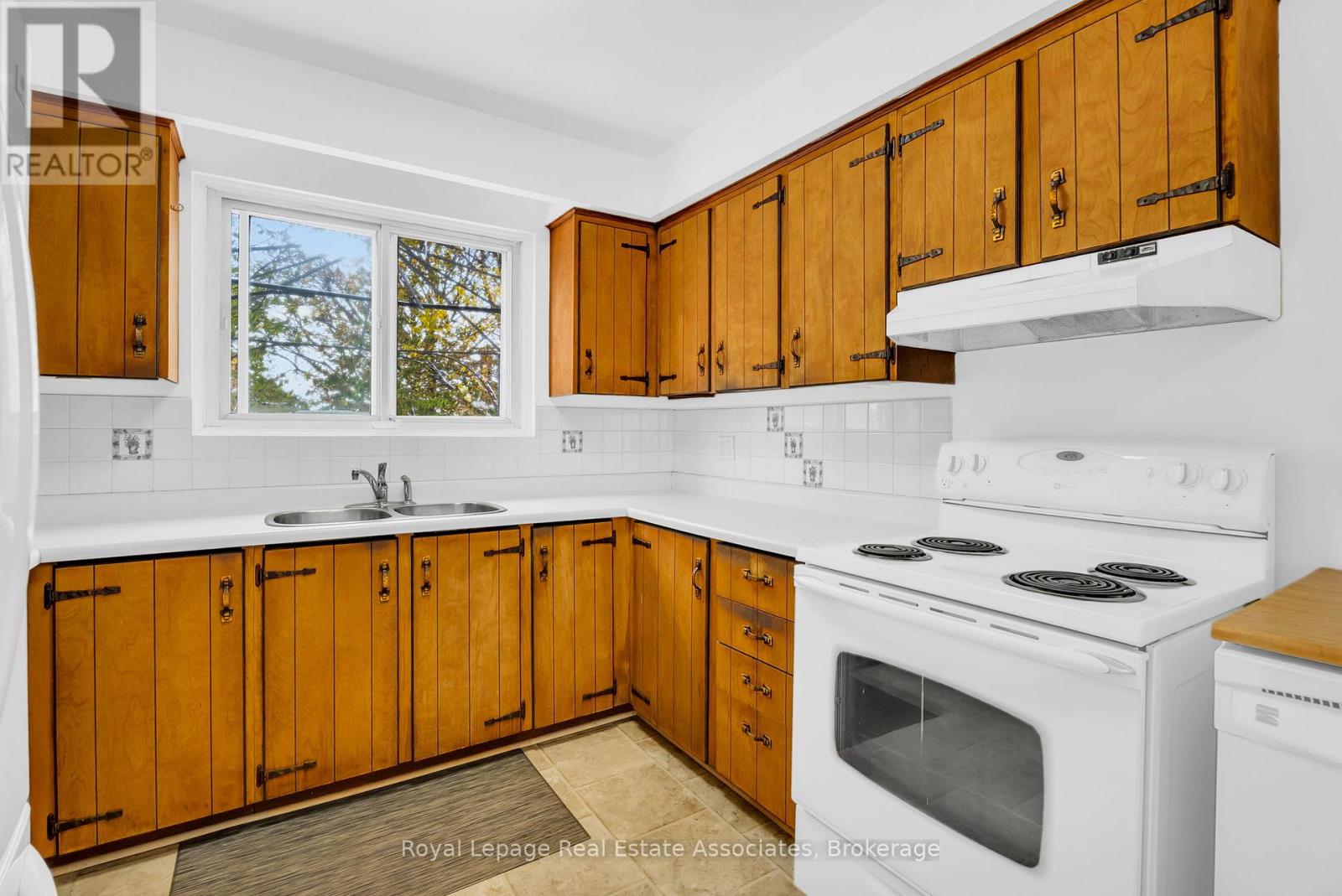 97 Bruce Beer Drive, Brampton, Ontario  L6V 2Z7 - Photo 18 - W12541662