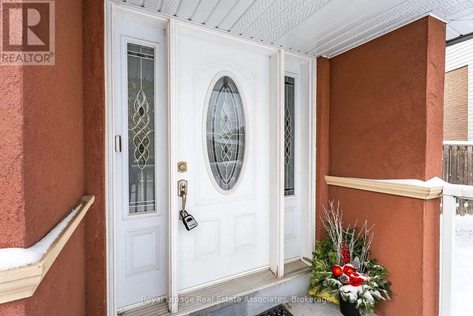 97 Bruce Beer Drive, Brampton, Ontario  L6V 2Z7 - Photo 6 - W12541662