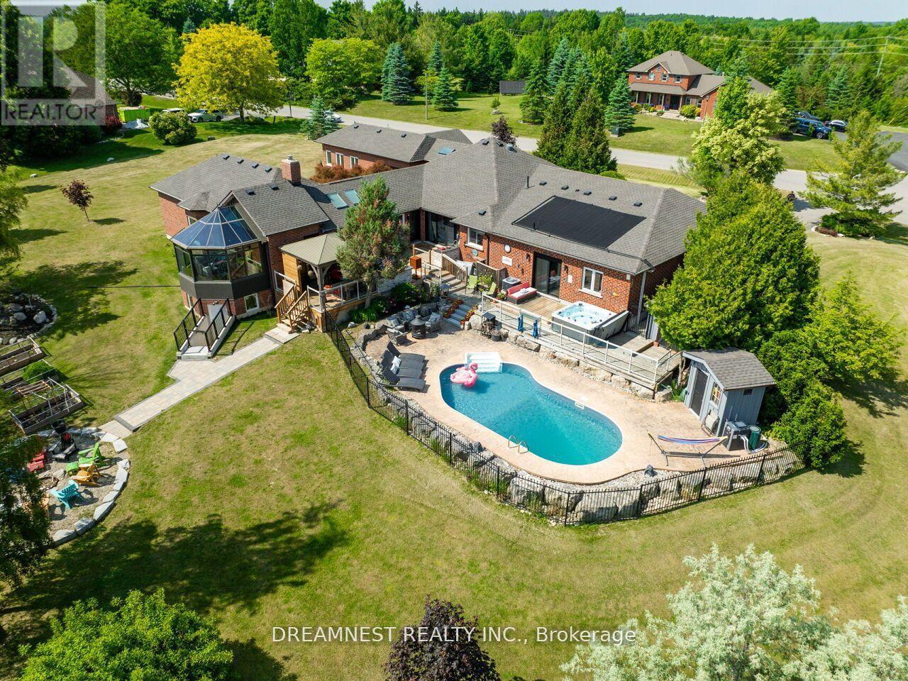 11132 Mcfarland Court, Milton, Ontario  L0P 1B0 - Photo 2 - W12541690