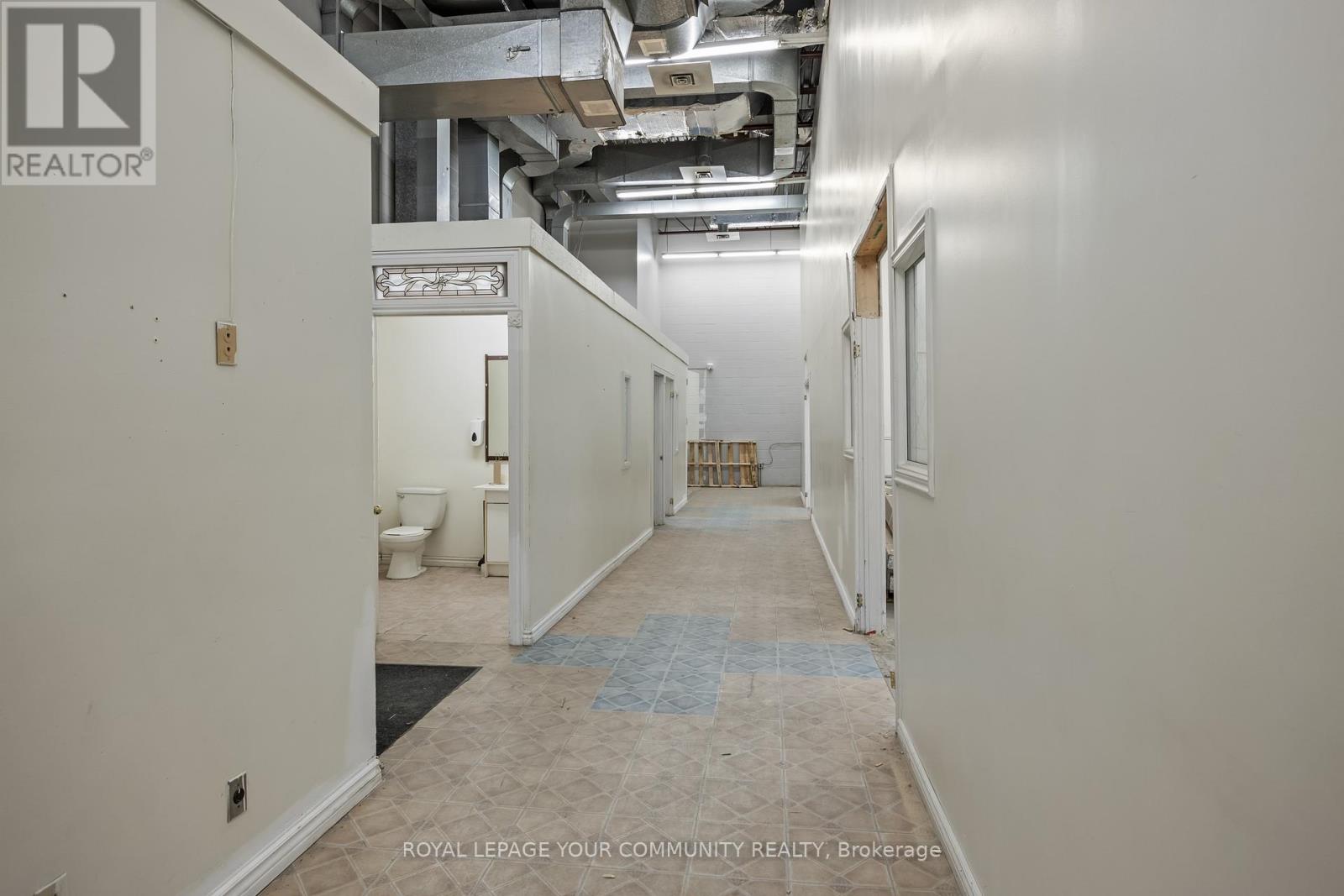 785 Arrow Road, Toronto, Ontario  M9M 2L4 - Photo 18 - W12541722