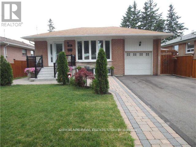 Upper - 12 Pagoda Place, Toronto, Ontario  M9V 2V2 - Photo 2 - W12541748