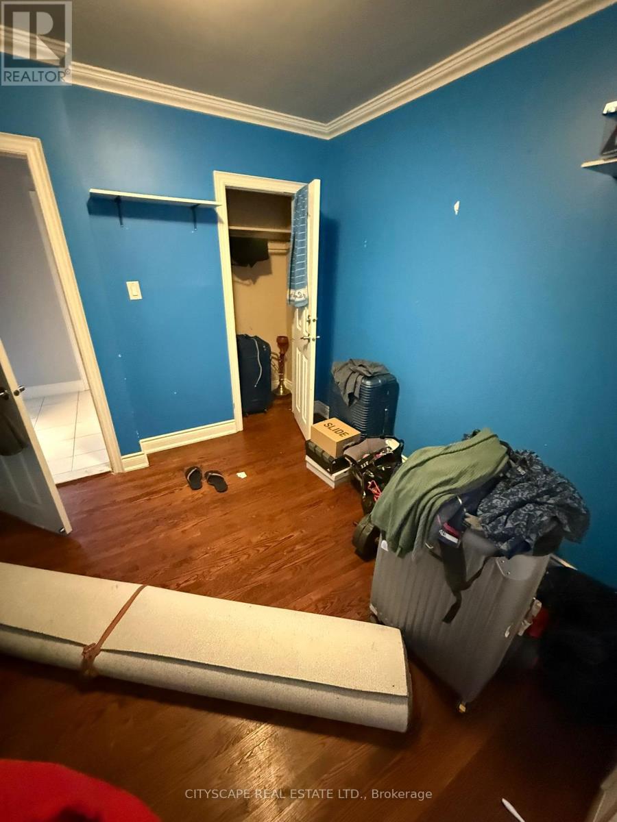 Upper - 12 Pagoda Place, Toronto, Ontario  M9V 2V2 - Photo 9 - W12541748