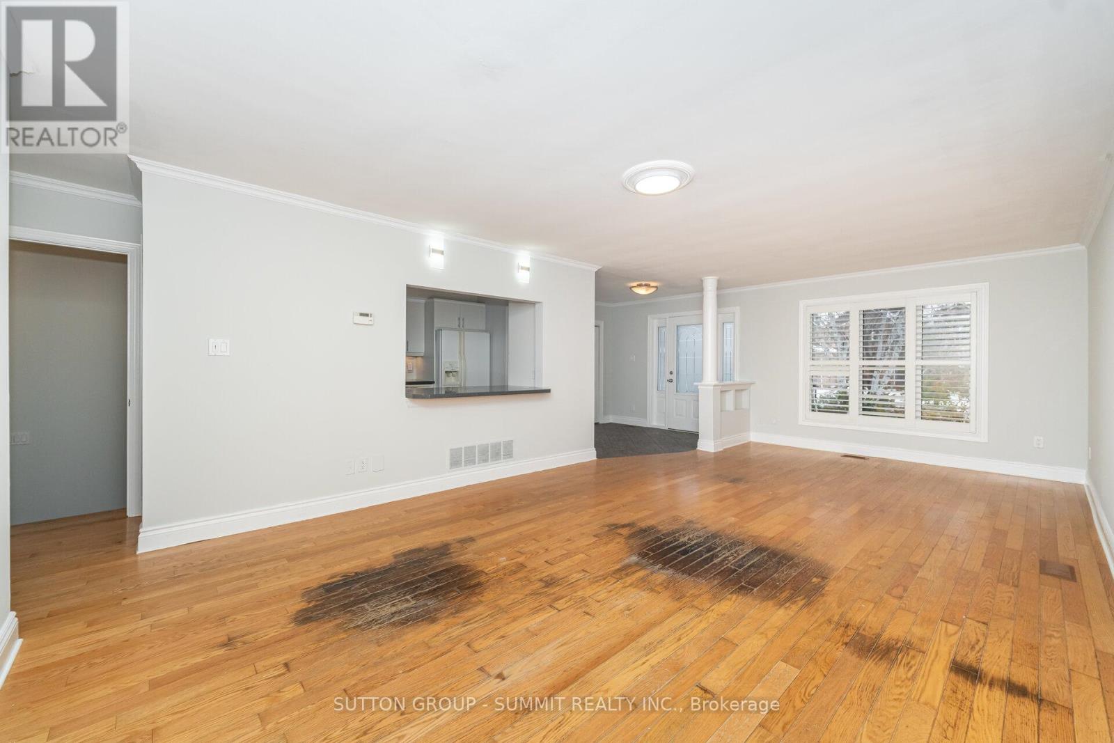 3018 Dalehurst Drive, Mississauga, Ontario  L5N 6M8 - Photo 11 - W12541750