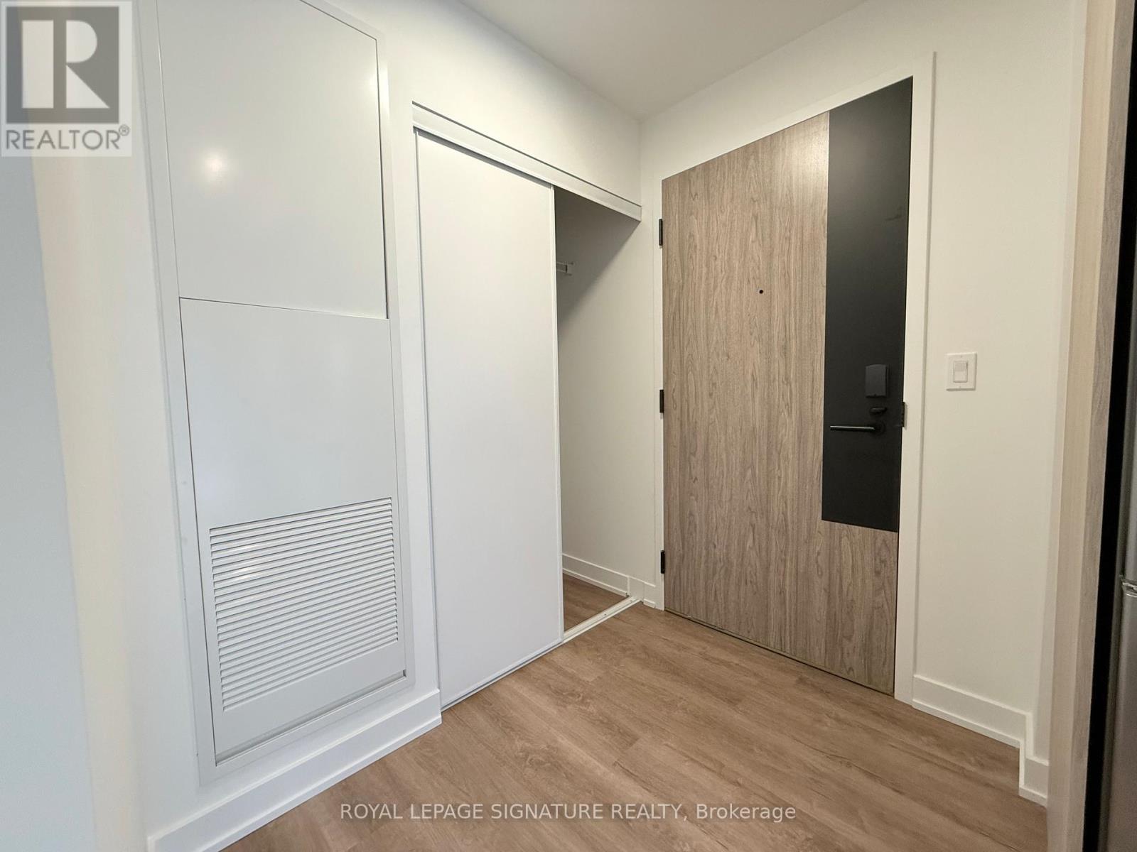 529 - 1007 THE QUEENSWAY, Toronto, Ontario