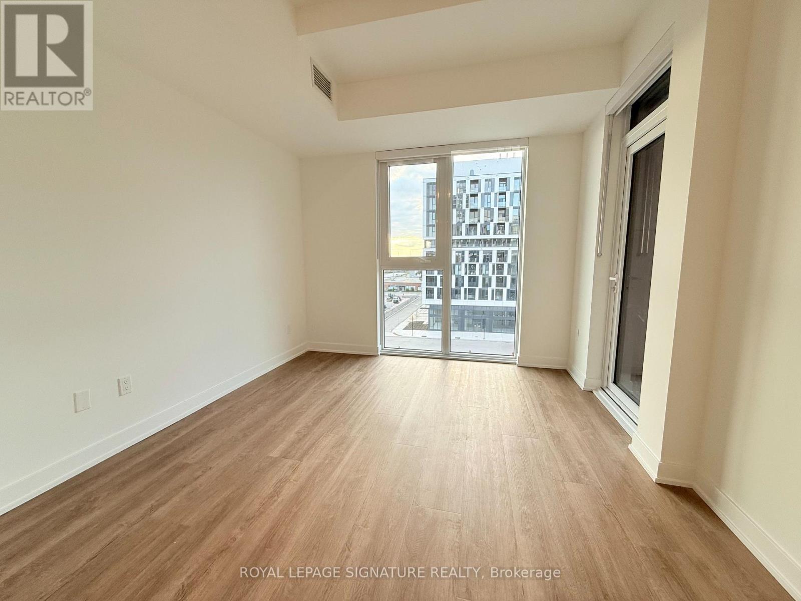 529 - 1007 The Queensway, Toronto, Ontario  M8Z 6C7 - Photo 4 - W12541754