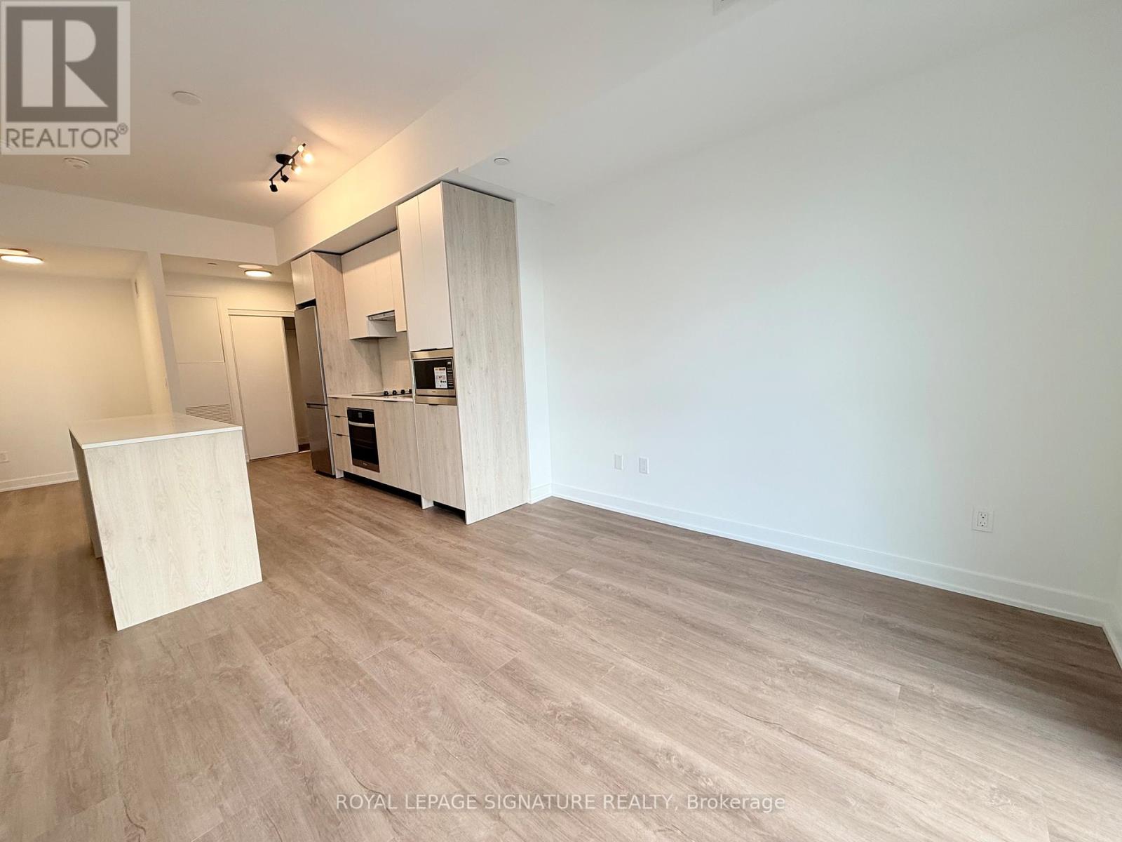 529 - 1007 The Queensway, Toronto, Ontario  M8Z 6C7 - Photo 5 - W12541754