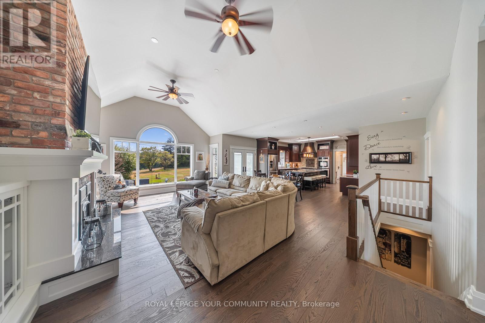 6 Creekside Court, Caledon, Ontario  L7E 0B3 - Photo 6 - W12541764