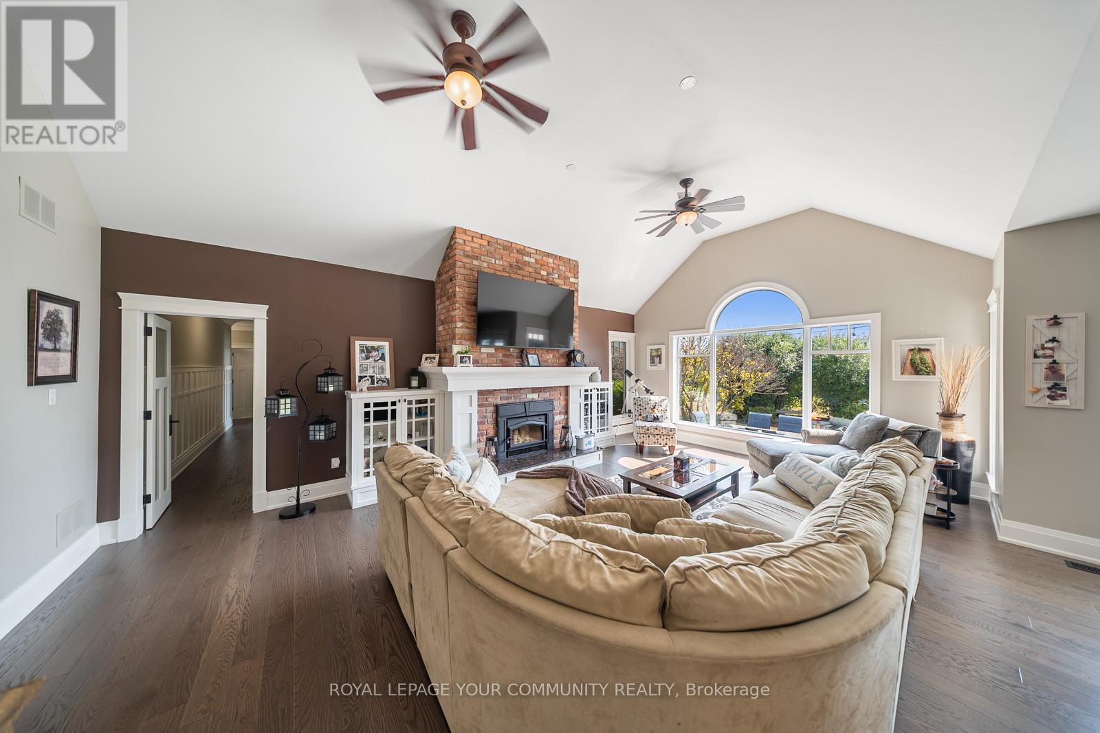 6 Creekside Court, Caledon, Ontario  L7E 0B3 - Photo 7 - W12541764