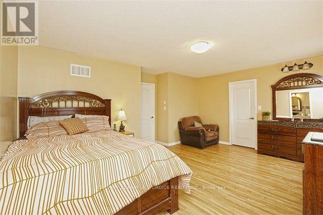 Upper - 6 Donomore Drive, Brampton, Ontario  L7A 0S8 - Photo 11 - W12541780