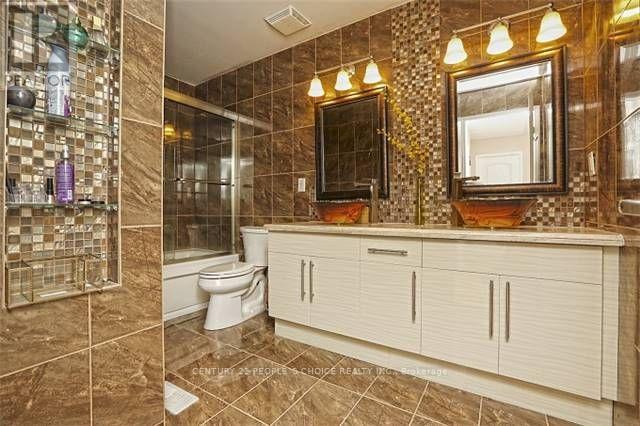 Upper - 6 Donomore Drive, Brampton, Ontario  L7A 0S8 - Photo 15 - W12541780