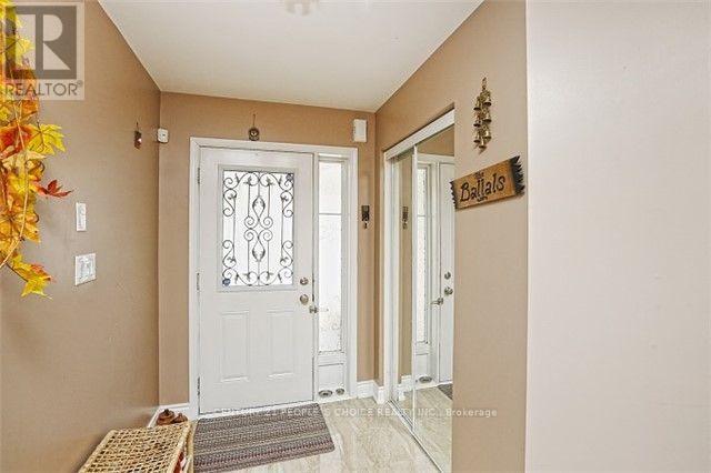 Upper - 6 Donomore Drive, Brampton, Ontario  L7A 0S8 - Photo 2 - W12541780