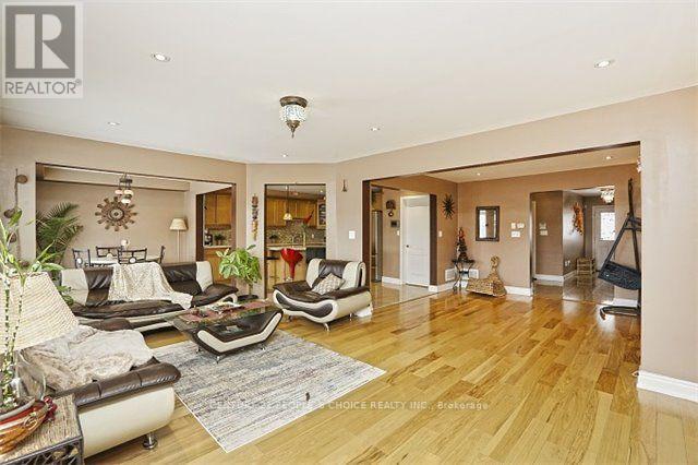 Upper - 6 Donomore Drive, Brampton, Ontario  L7A 0S8 - Photo 6 - W12541780