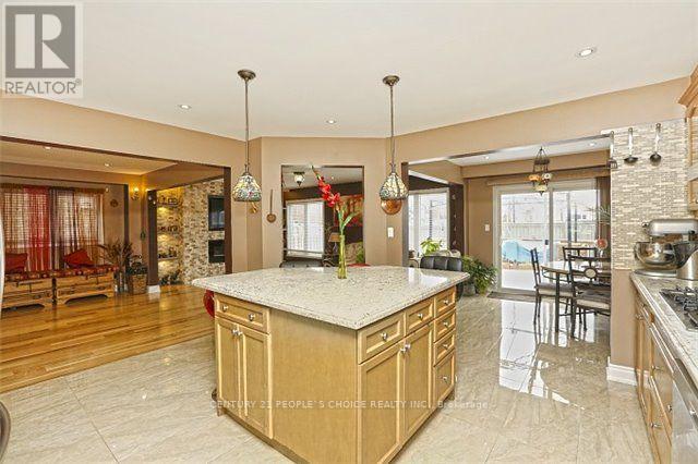 Upper - 6 Donomore Drive, Brampton, Ontario  L7A 0S8 - Photo 8 - W12541780