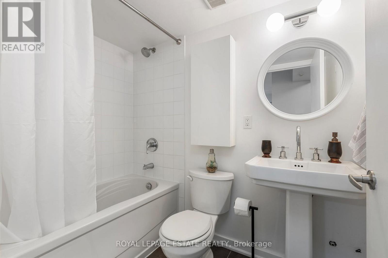 206 - 816 Lansdowne Avenue, Toronto, Ontario  M6H 4K6 - Photo 17 - W12541792