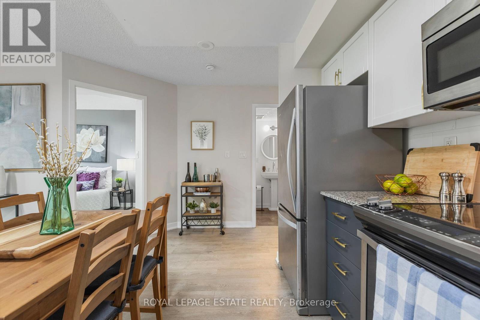 206 - 816 Lansdowne Avenue, Toronto, Ontario  M6H 4K6 - Photo 7 - W12541792