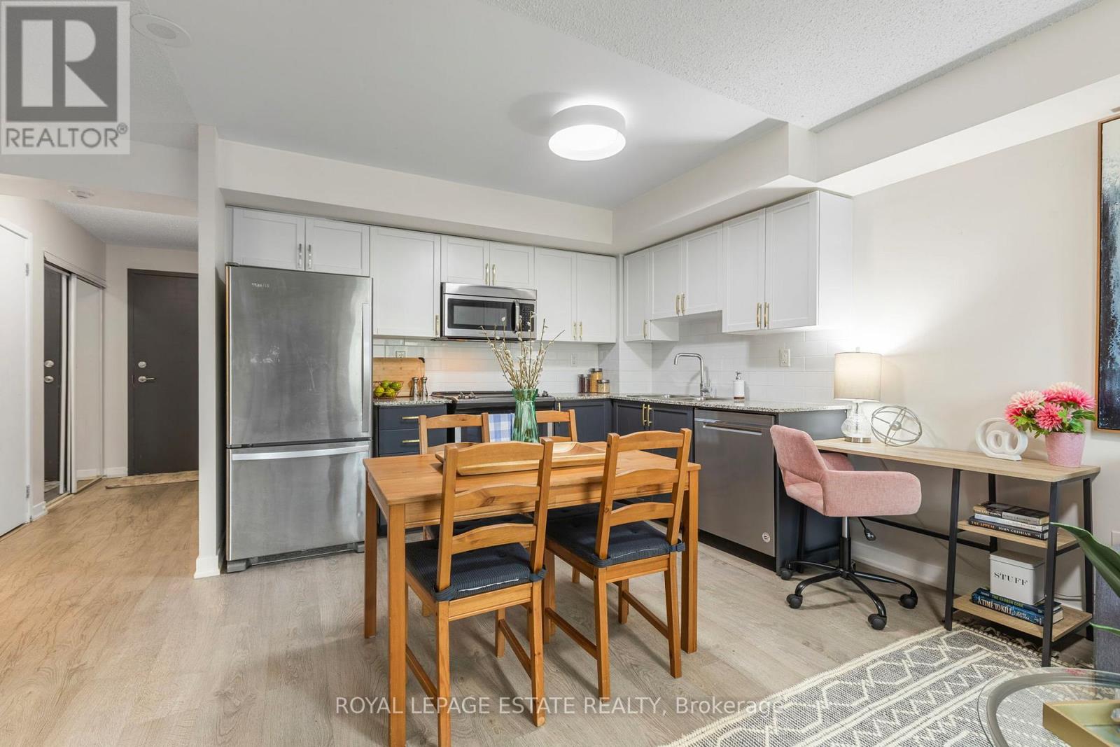 206 - 816 Lansdowne Avenue, Toronto, Ontario  M6H 4K6 - Photo 8 - W12541792