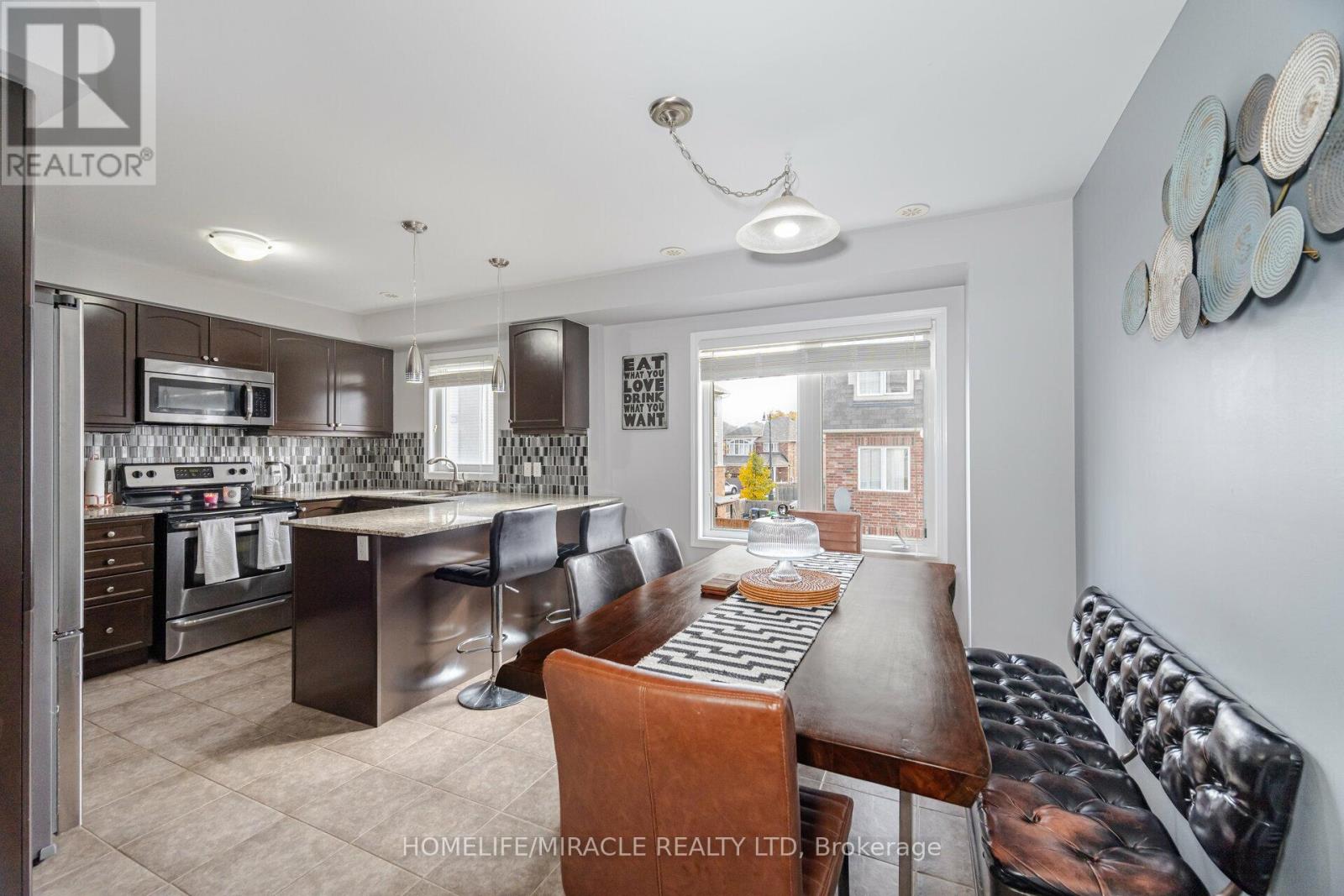 41 Ashen Tree Lane, Brampton, Ontario L7A 0T1 - Photo 7 - W12541824