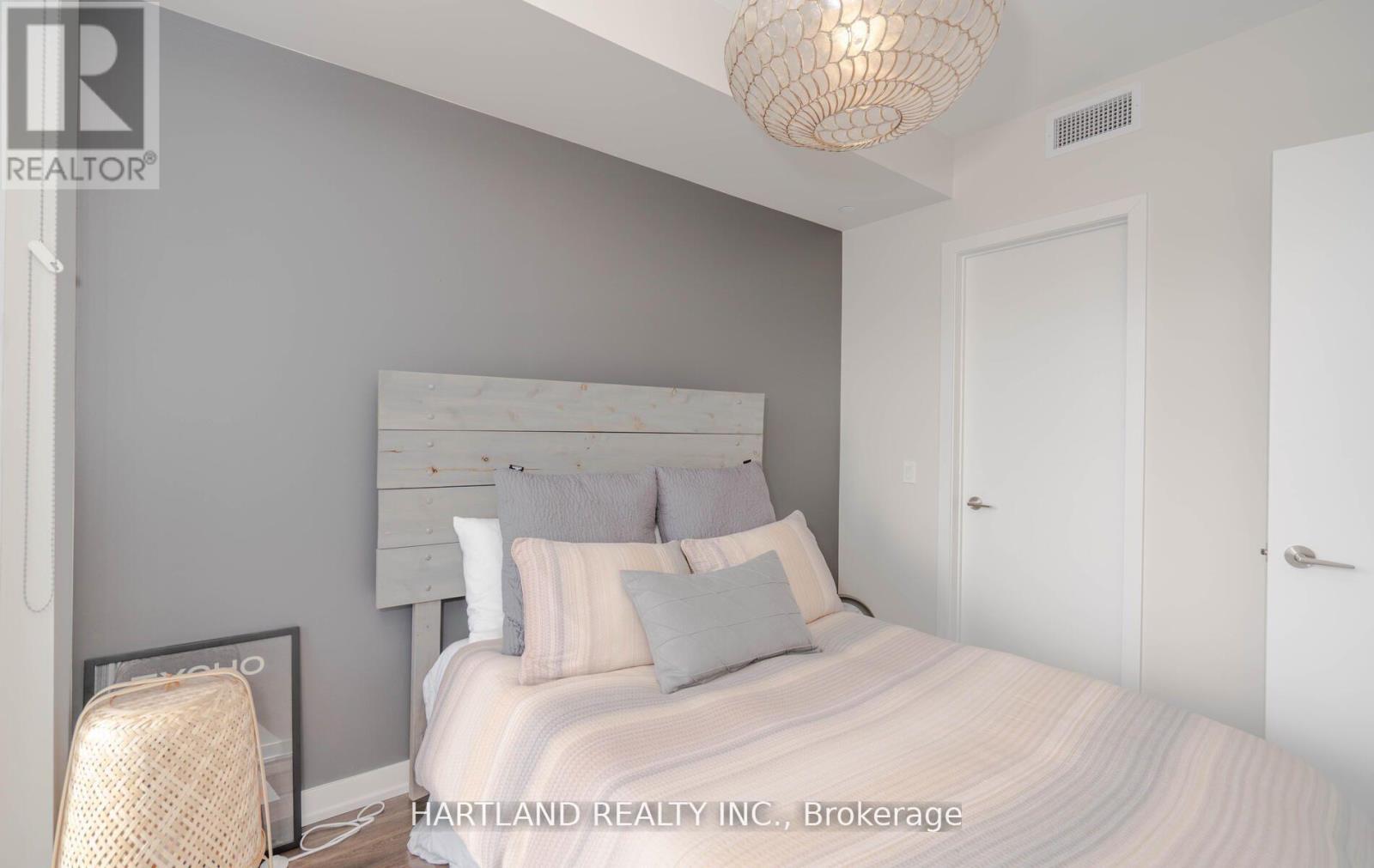 3302 - 10 Park Lawn Road, Toronto, Ontario  M8V 0H9 - Photo 9 - W12541834