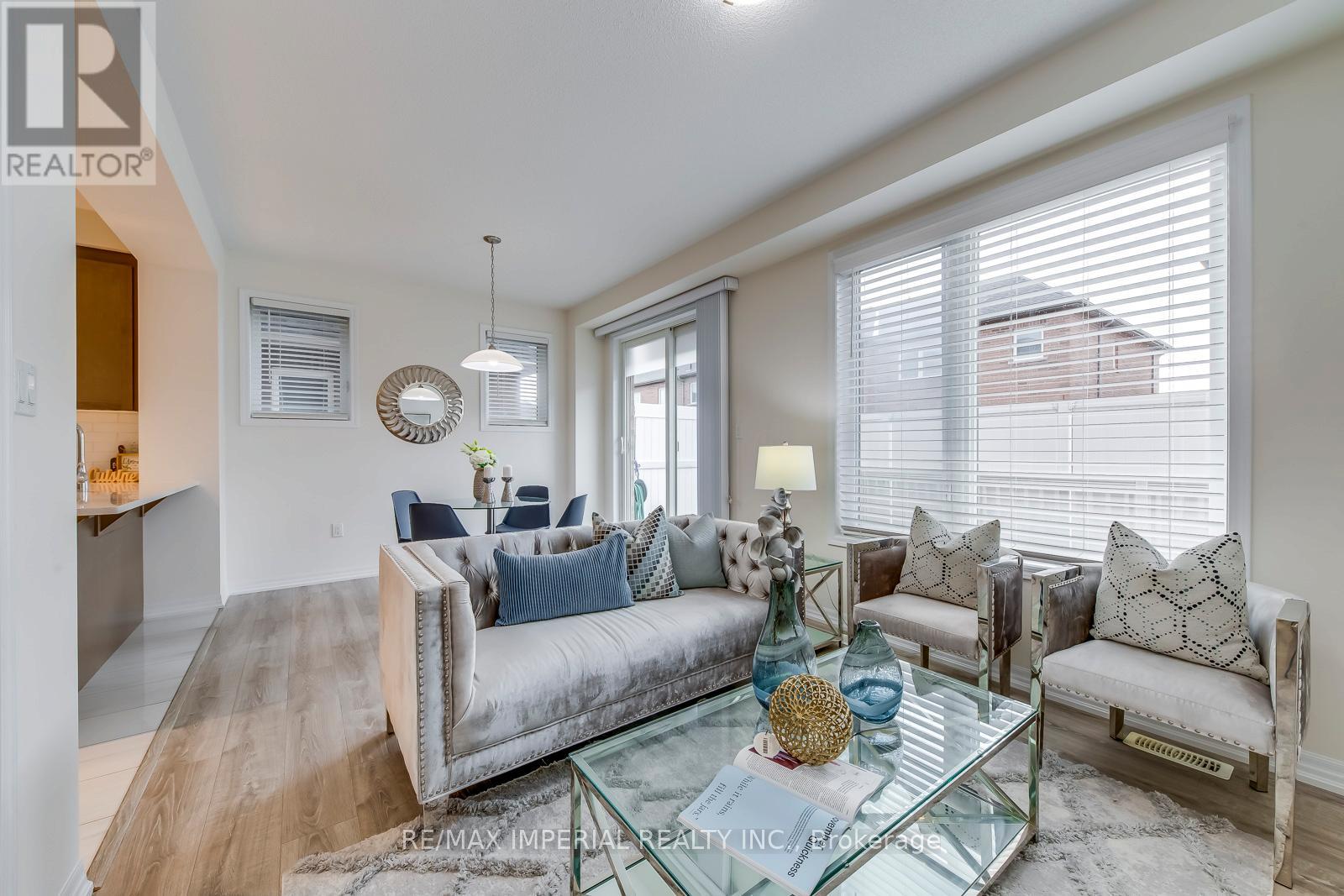 3334 Carding Mill Trail, Oakville, Ontario  L6M 1R7 - Photo 15 - W12498648