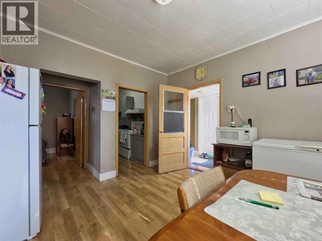 8613 18 Avenue, Coleman, Alberta  T0K 0M0 - Photo 7 - A2260376