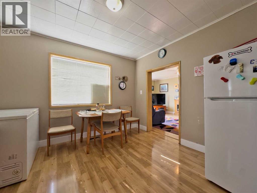 8613 18 Avenue, Coleman, Alberta  T0K 0M0 - Photo 6 - A2260376