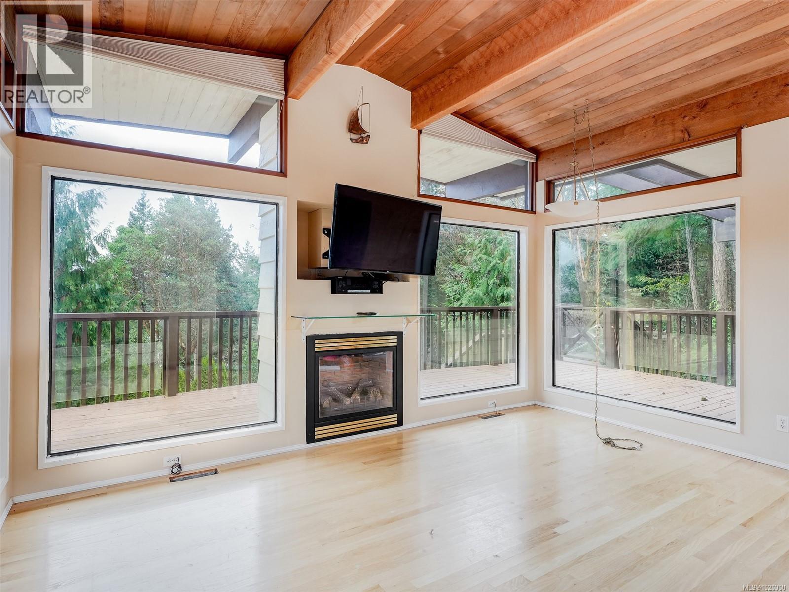 10931 Inwood Rd, North Saanich, British Columbia  V8L 5H9 - Photo 4 - 1020308