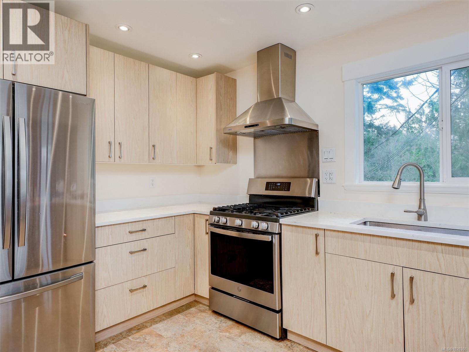 10931 Inwood Rd, North Saanich, British Columbia  V8L 5H9 - Photo 7 - 1020308