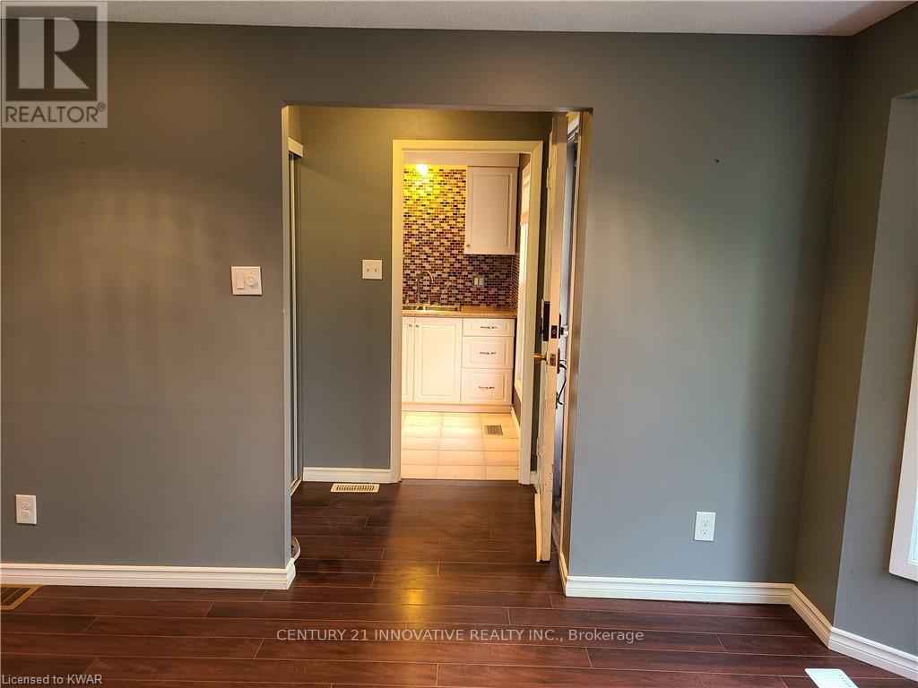 75 Pepperwood Crescent, Kitchener, Ontario  N2A 2R4 - Photo 12 - X12474419