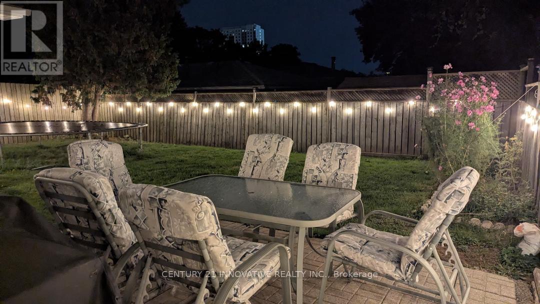 75 Pepperwood Crescent, Kitchener, Ontario  N2A 2R4 - Photo 21 - X12474419