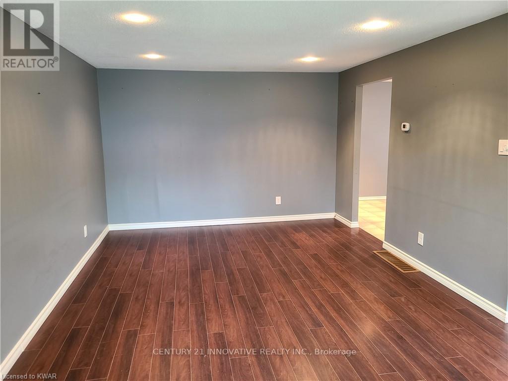 75 Pepperwood Crescent, Kitchener, Ontario  N2A 2R4 - Photo 3 - X12474419