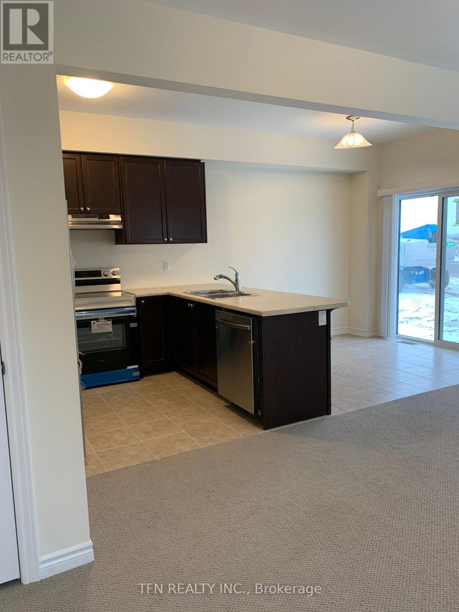 184 Flagg Avenue, Brant, Ontario  N3L 0K5 - Photo 5 - X12541556