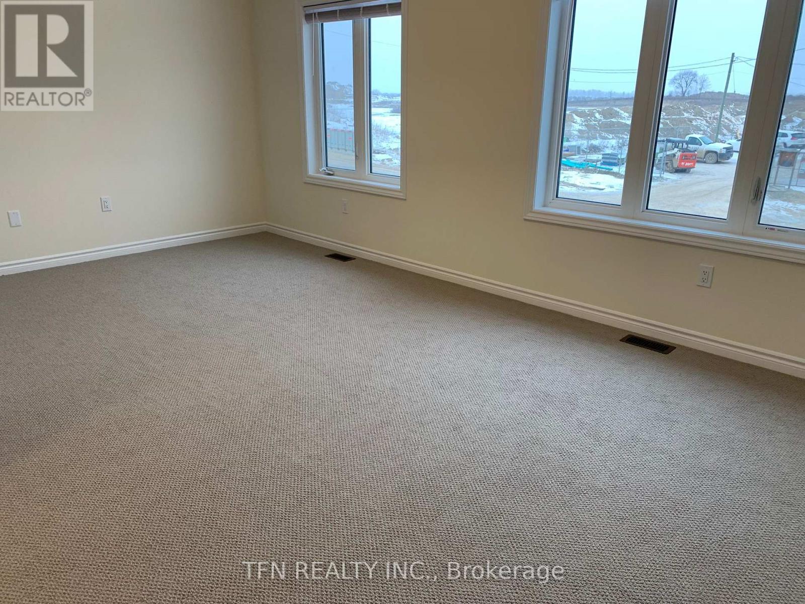 184 Flagg Avenue, Brant, Ontario  N3L 0K5 - Photo 9 - X12541556