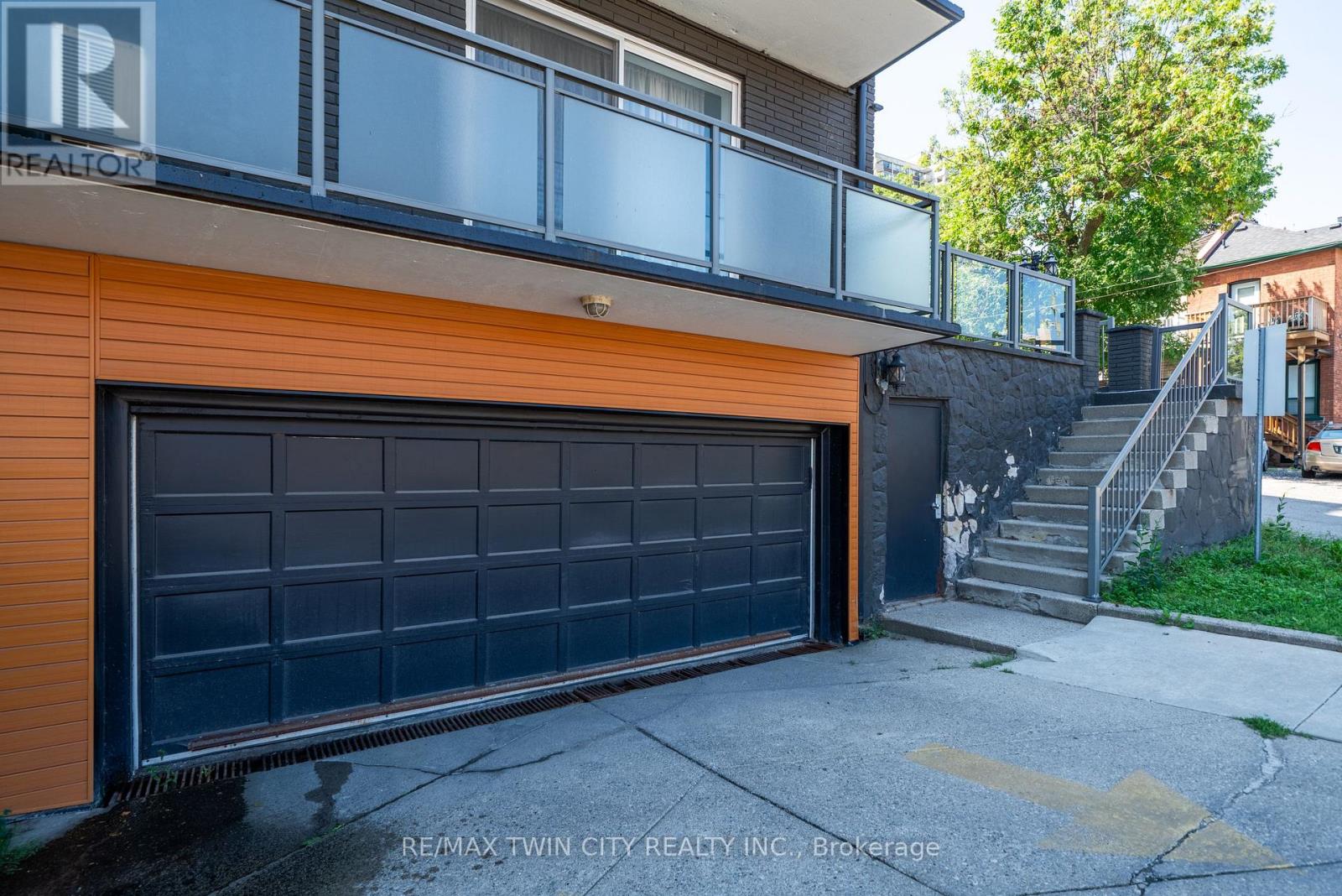 304 - 200 Charlton Avenue E, Hamilton, Ontario  L8N 1Z1 - Photo 2 - X12541560