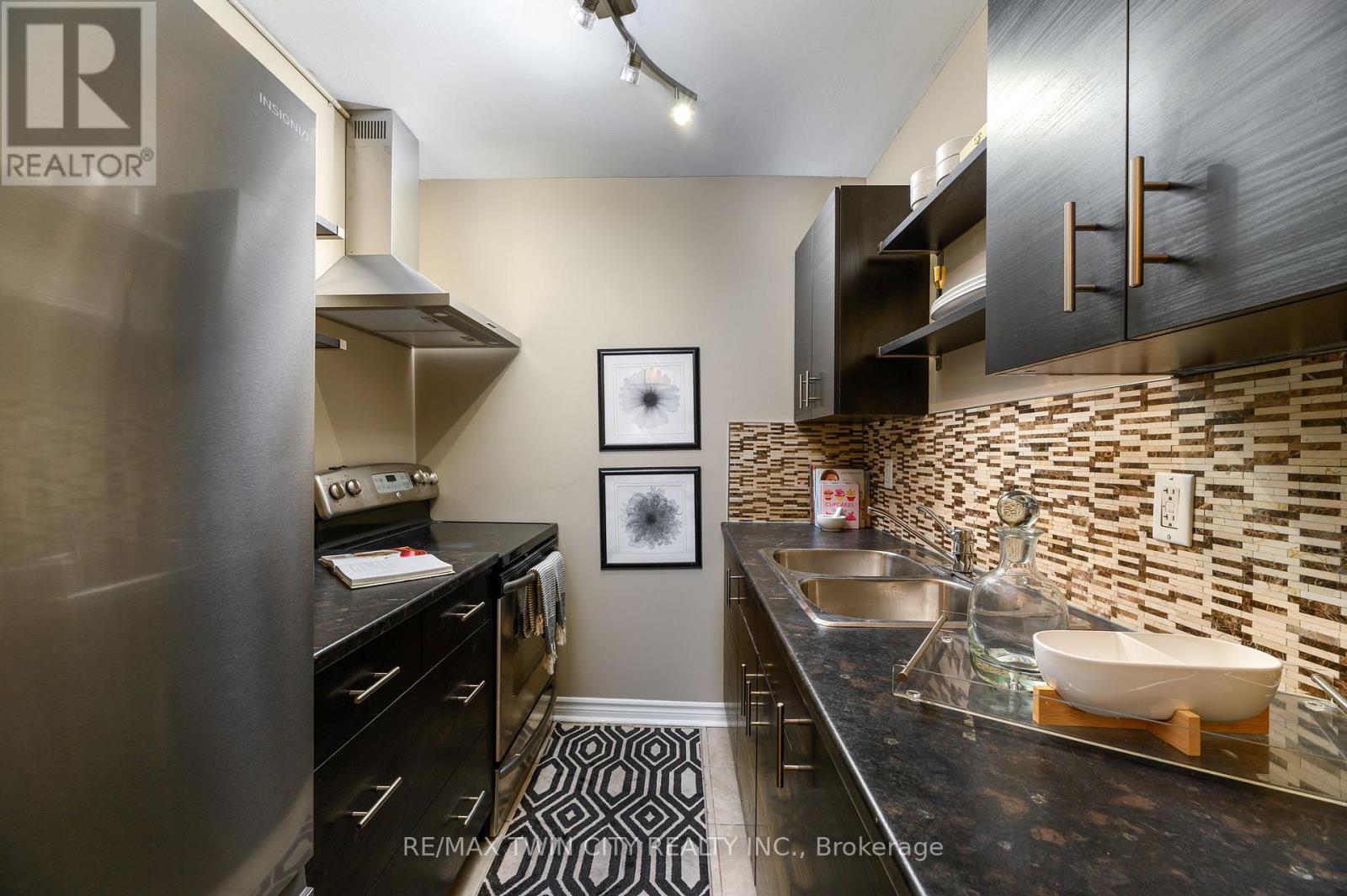 304 - 200 Charlton Avenue E, Hamilton, Ontario  L8N 1Z1 - Photo 9 - X12541560