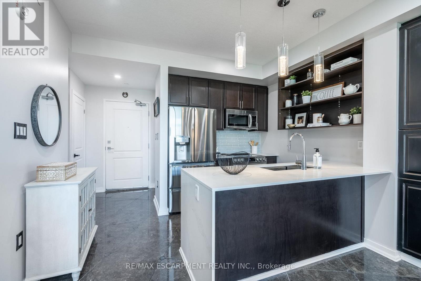 422 - 125 Shoreview Place, Hamilton, Ontario  L8E 0K3 - Photo 4 - X12541566