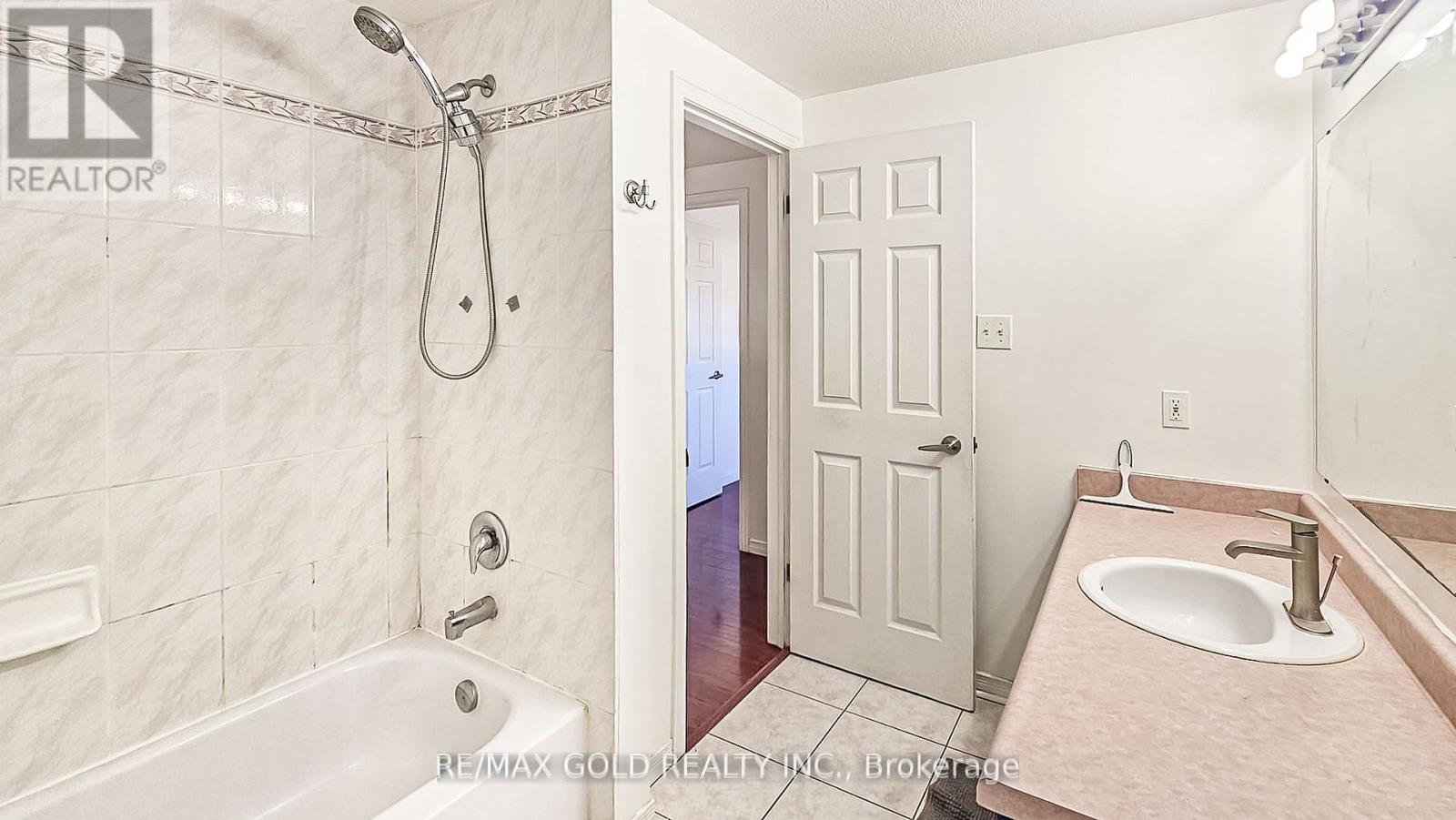 317 Bankside Drive, Kitchener, Ontario  N2N 3K2 - Photo 30 - X12541568