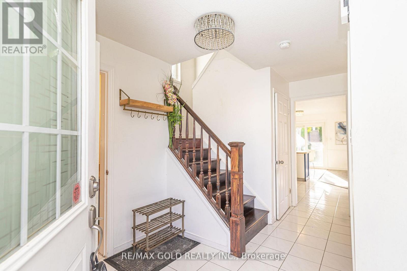 317 Bankside Drive, Kitchener, Ontario  N2N 3K2 - Photo 5 - X12541568