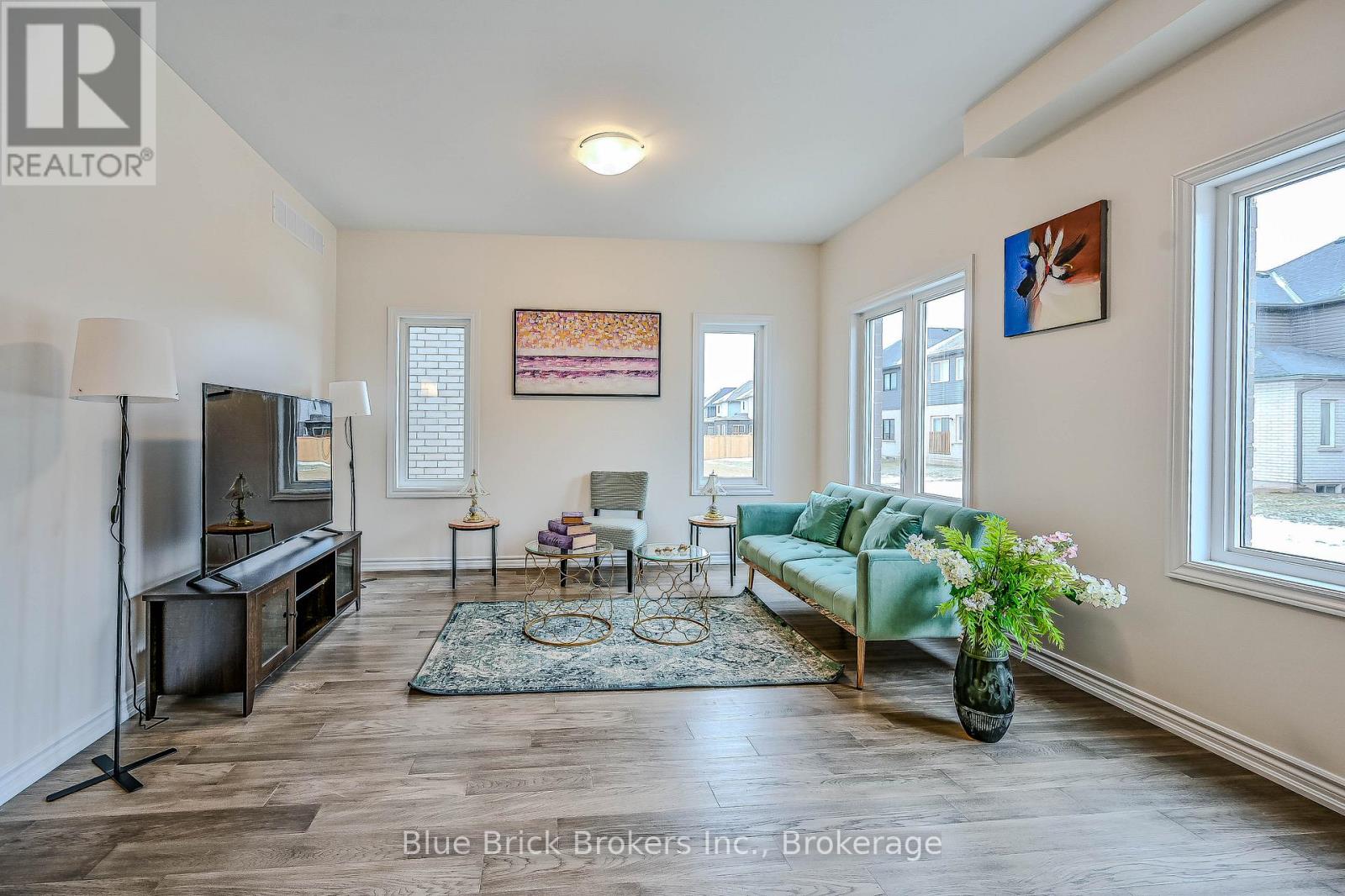 12 Hildred Street, Welland, Ontario  L3B 1H9 - Photo 19 - X12541590