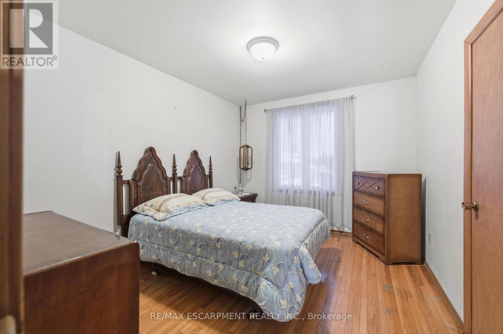 314 Hawkridge Avenue, Hamilton, Ontario  L9C 3L2 - Photo 11 - X12541622