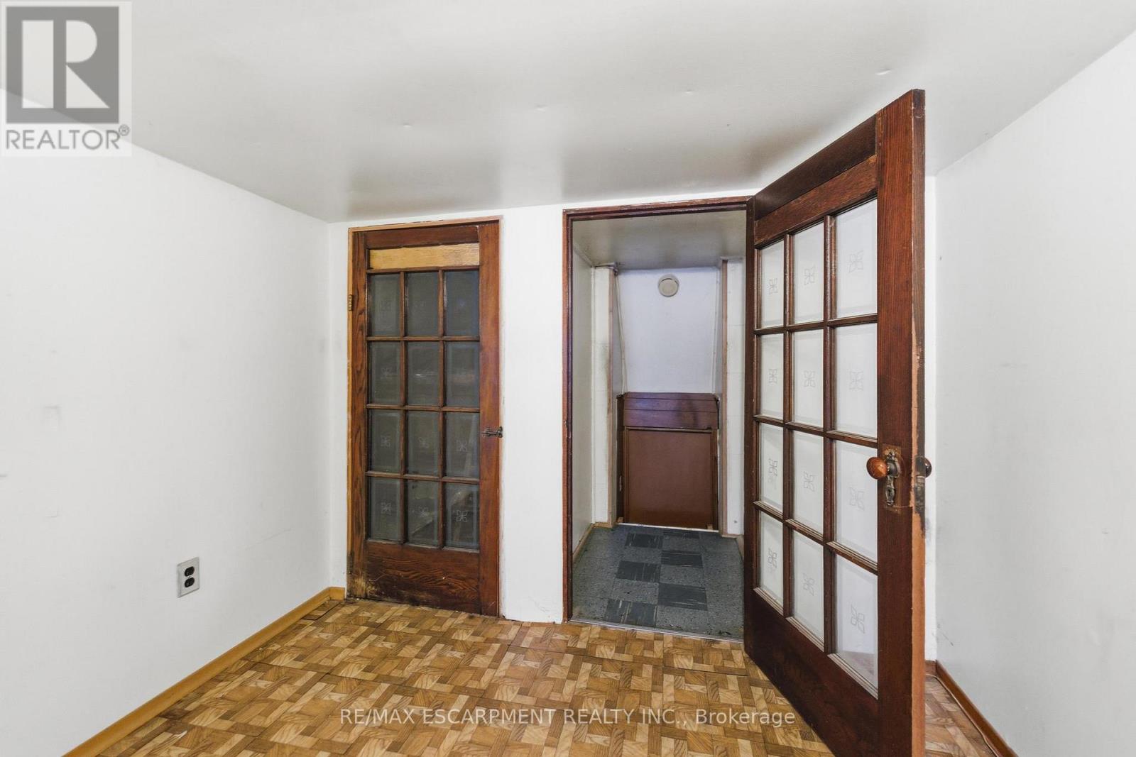 314 Hawkridge Avenue, Hamilton, Ontario  L9C 3L2 - Photo 16 - X12541622