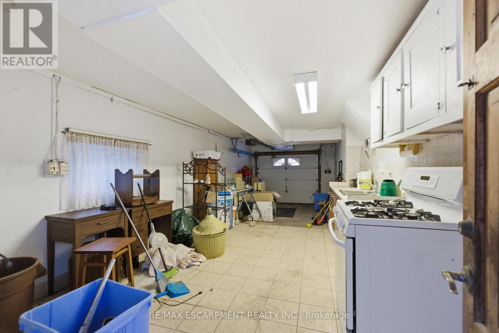 314 Hawkridge Avenue, Hamilton, Ontario  L9C 3L2 - Photo 35 - X12541622