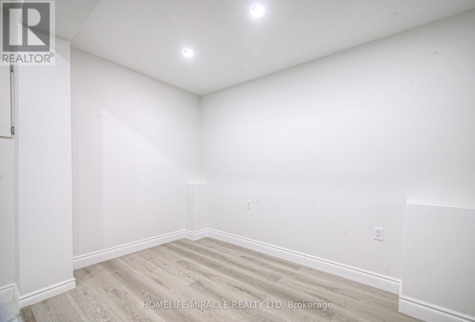 88 Huron Street, Brantford, Ontario  N3S 2J8 - Photo 8 - X12541632