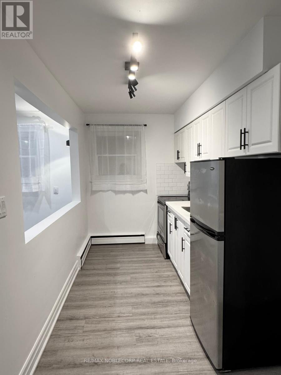 2 - 5 Applewood Avenue, Hamilton, Ontario  L8G 3S4 - Photo 10 - X12541636