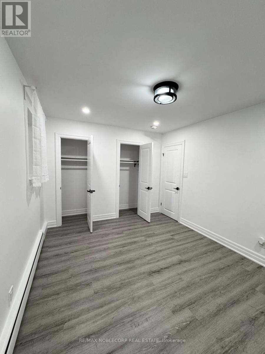 2 - 5 Applewood Avenue, Hamilton, Ontario  L8G 3S4 - Photo 3 - X12541636