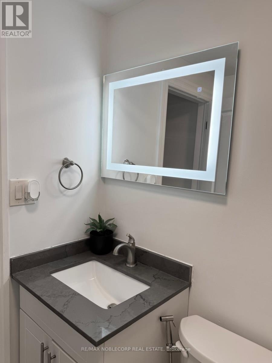 2 - 5 Applewood Avenue, Hamilton, Ontario  L8G 3S4 - Photo 9 - X12541636