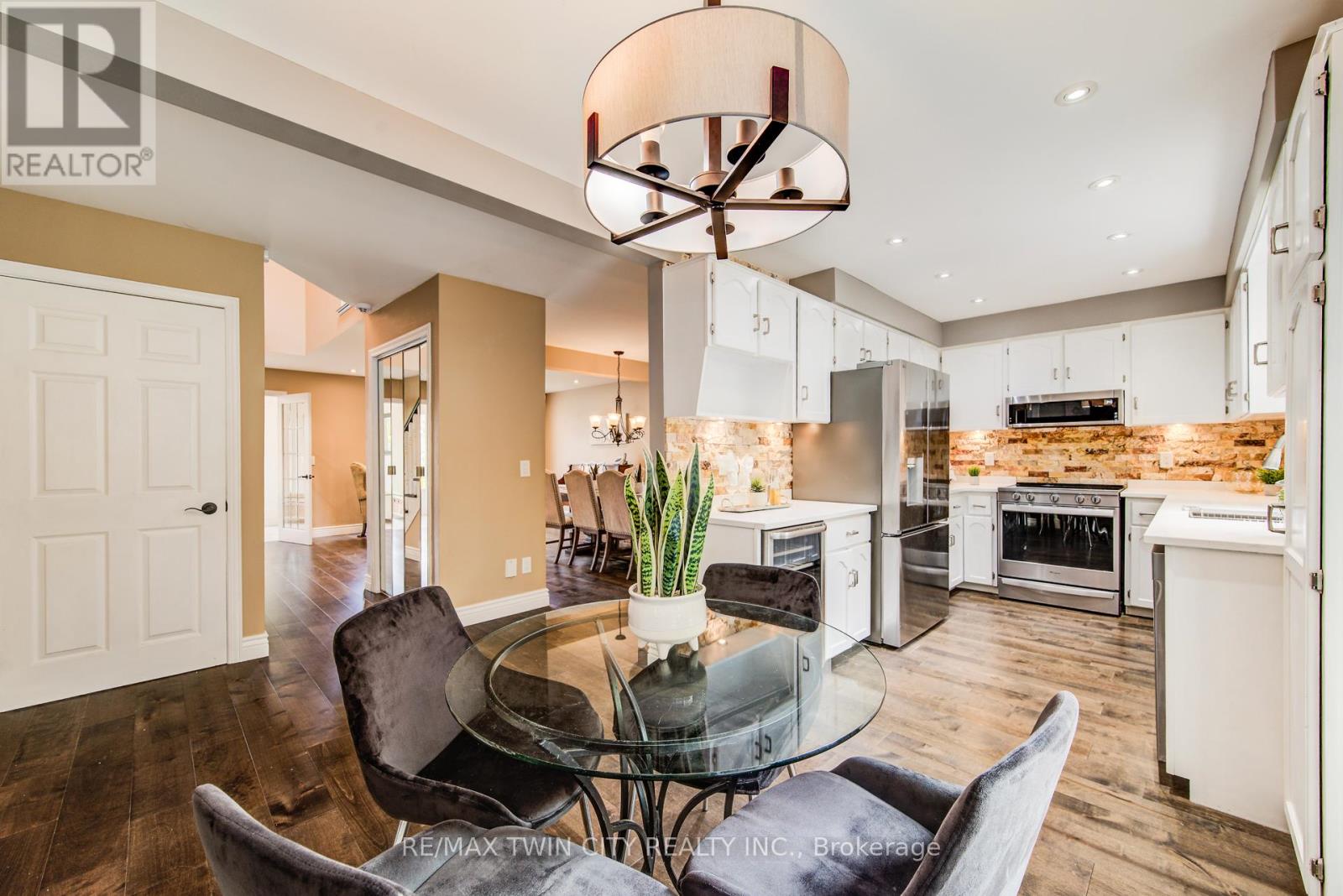 295 Wiltshire Place, Waterloo, Ontario  N2T 1R3 - Photo 12 - X12541648