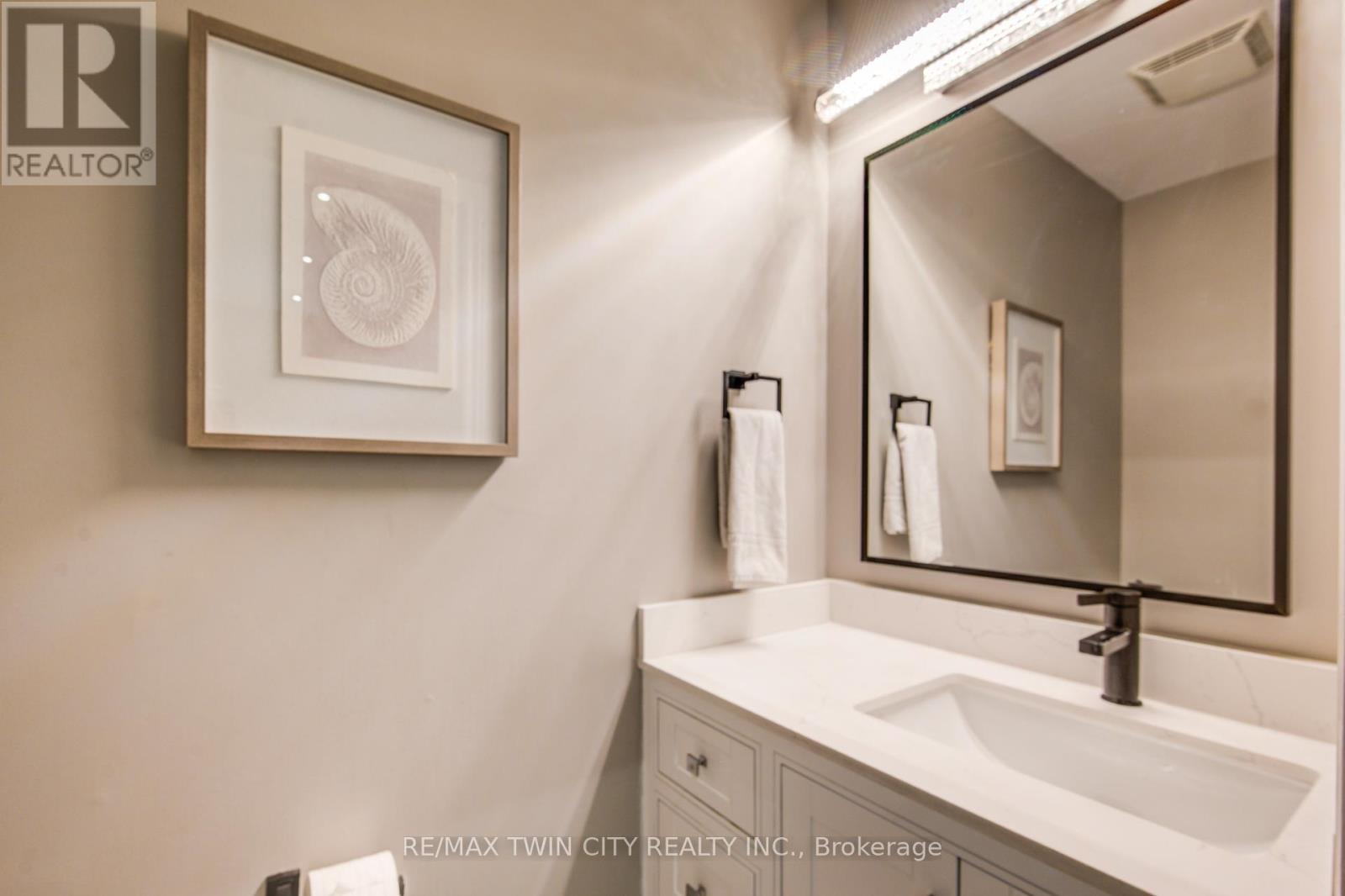 295 Wiltshire Place, Waterloo, Ontario  N2T 1R3 - Photo 17 - X12541648