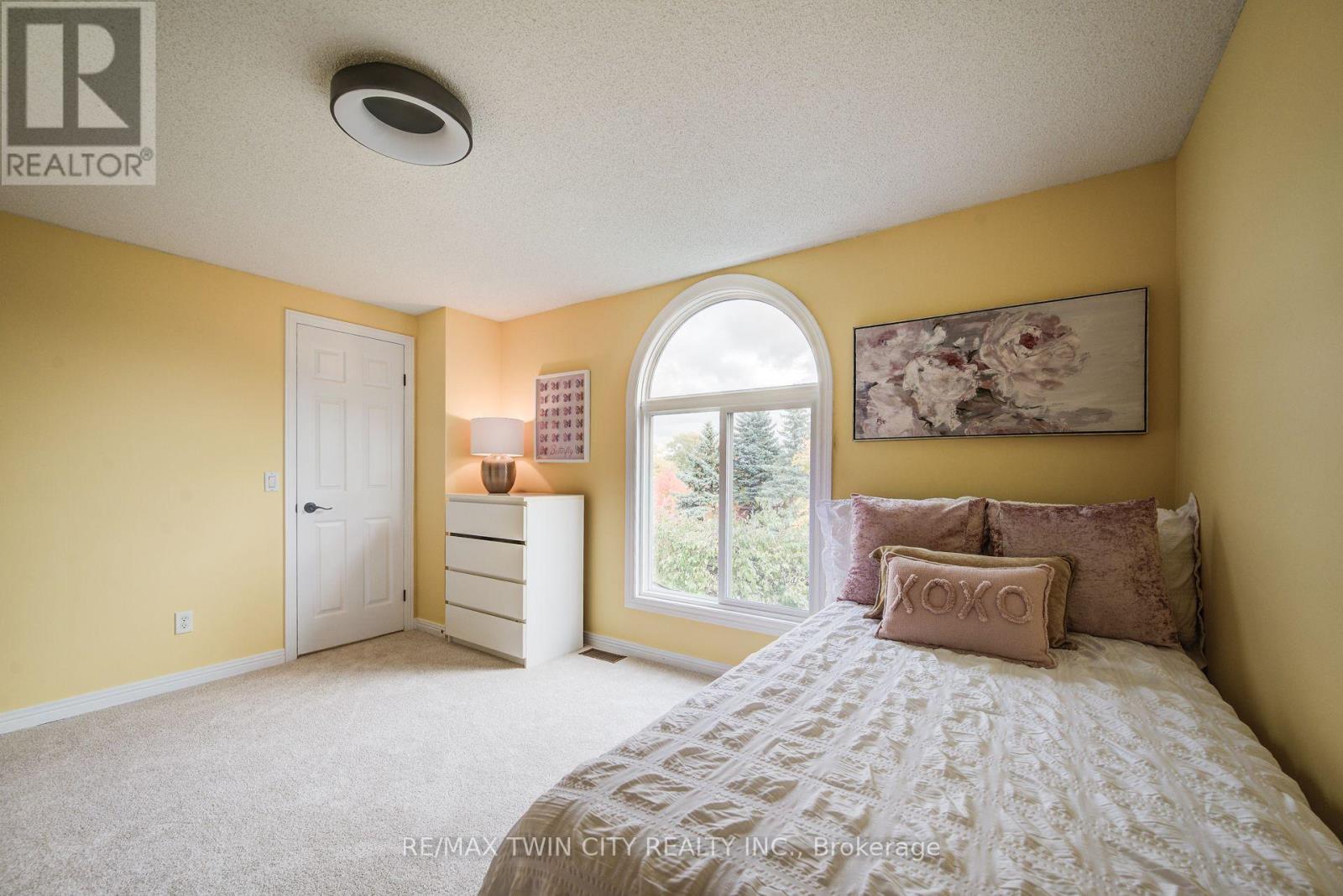 295 Wiltshire Place, Waterloo, Ontario  N2T 1R3 - Photo 21 - X12541648