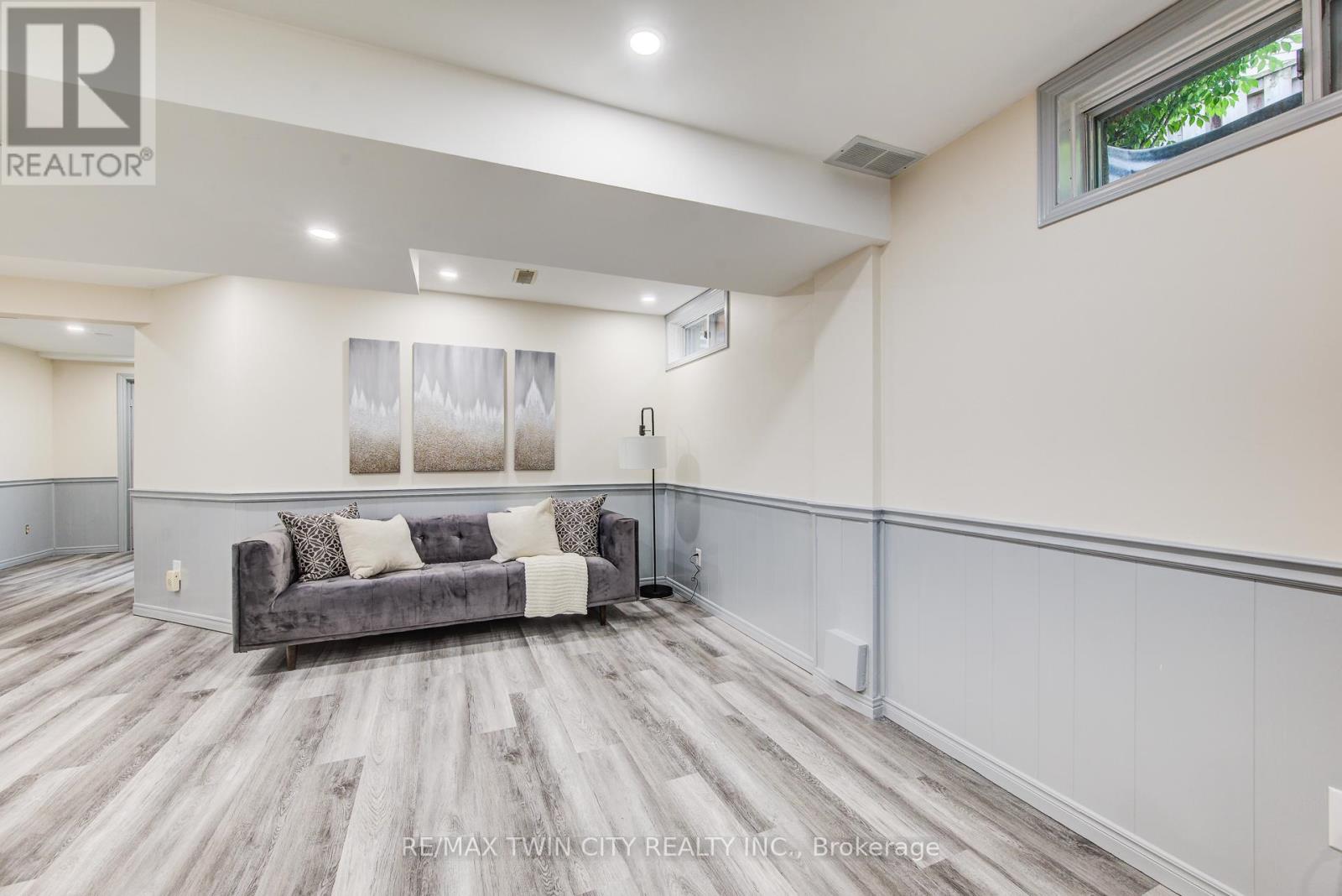 295 Wiltshire Place, Waterloo, Ontario  N2T 1R3 - Photo 27 - X12541648