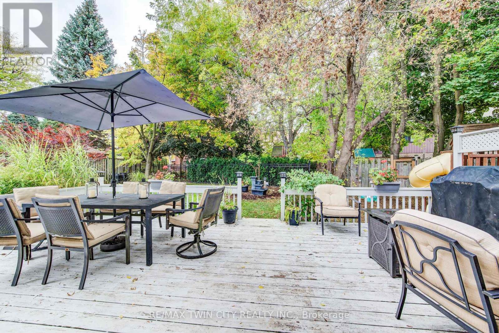 295 Wiltshire Place, Waterloo, Ontario  N2T 1R3 - Photo 31 - X12541648